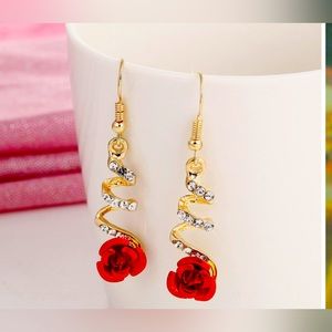 *(2 for $15)*(NWT) Vintage Red Rose Dangle Earring,Rose Gold,Crystal Rhinestones